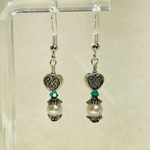 Set of three beautifully handcrafted heart earrings. - Picture 3 of 4
